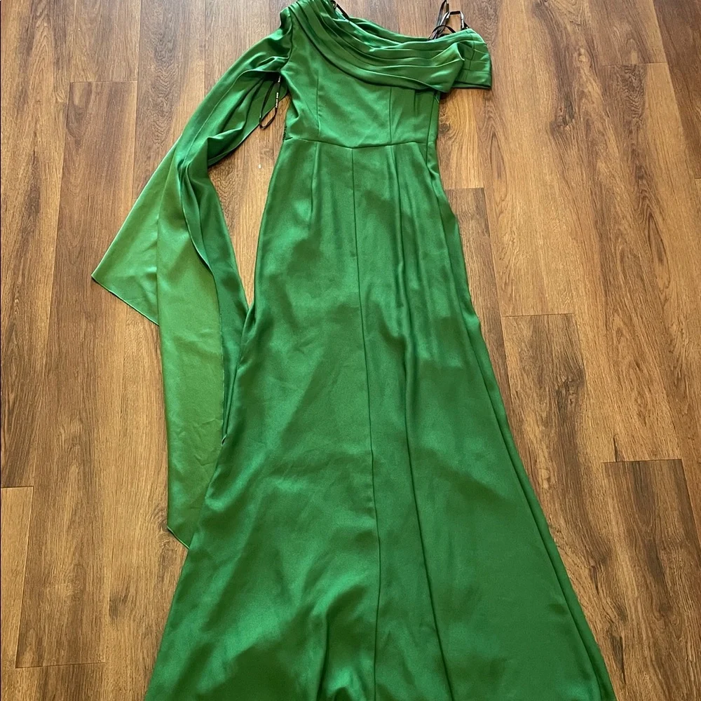 New Tadashi Shoji Ember Cape Gown - Picture 7 of 7